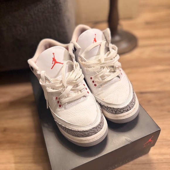 Air Jordan Retro (GS)Summit white/fire red-black